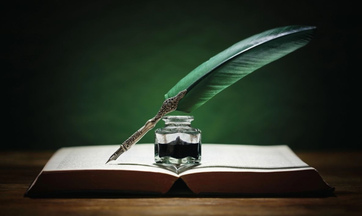 225+ Best Poetry Writing Prompts to Spark Creativity